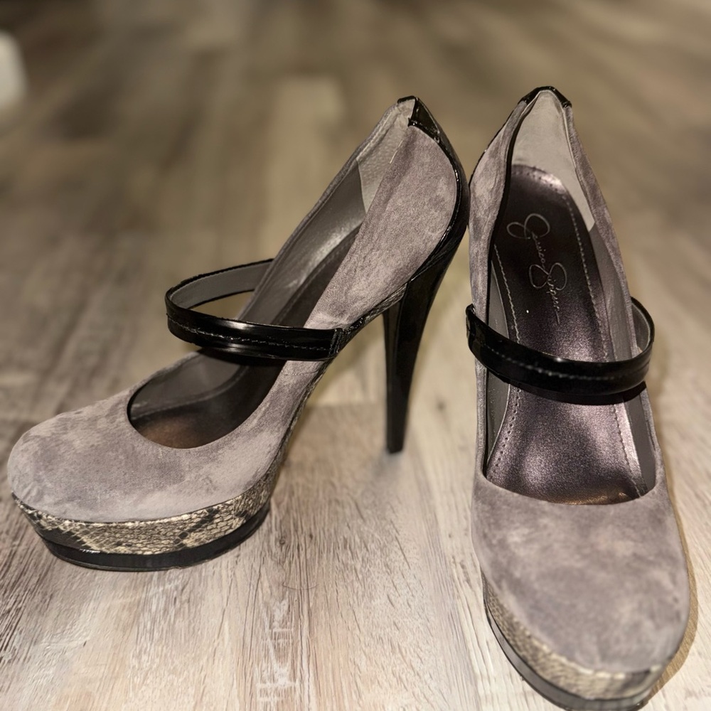 Jessica Simpson cheetah storm grey size 10 m